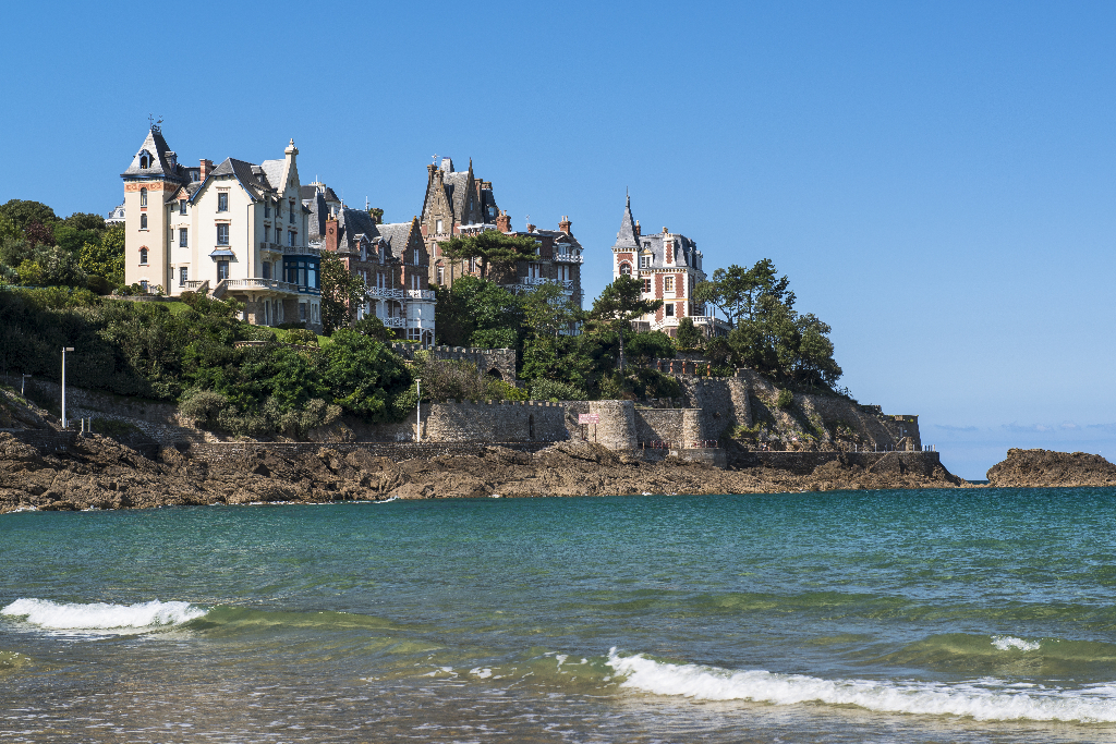 Ac3- buy apartment 
dinard
 1747785574