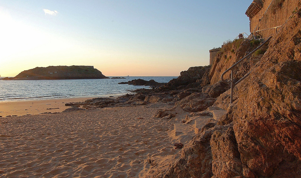 Ac3- buy apartment 
saint malo
 1749858588