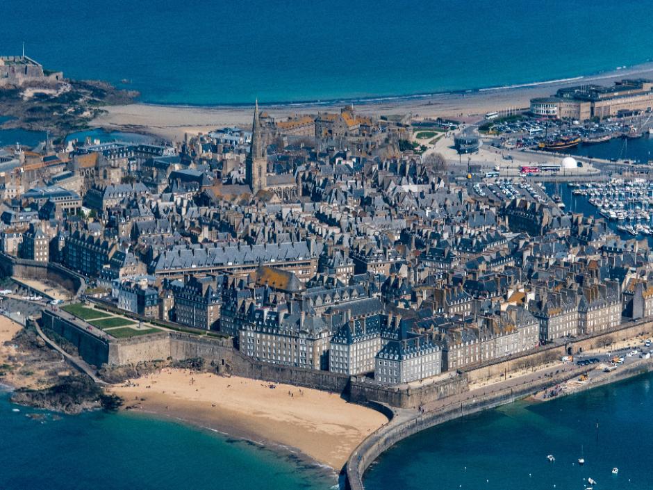 Ac3- buy apartment 
saint malo
 1745970897