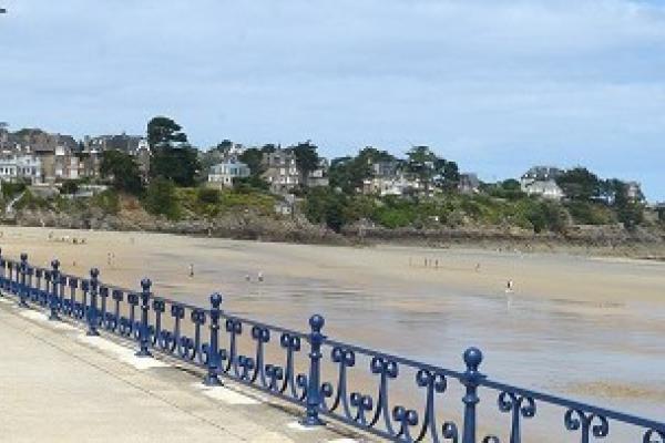 st lunaire, joyau de la cote d'emeraude